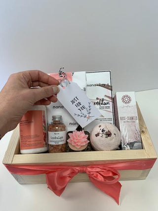 PRETTY IN PINK Giving Crate